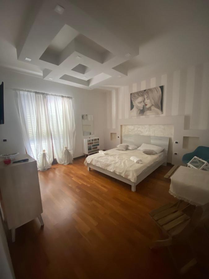 ויבו ואלנטיה מרינה B&B By Family L&G מראה חיצוני תמונה