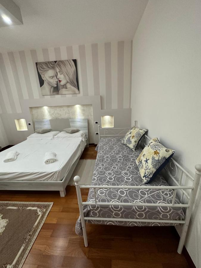ויבו ואלנטיה מרינה B&B By Family L&G מראה חיצוני תמונה